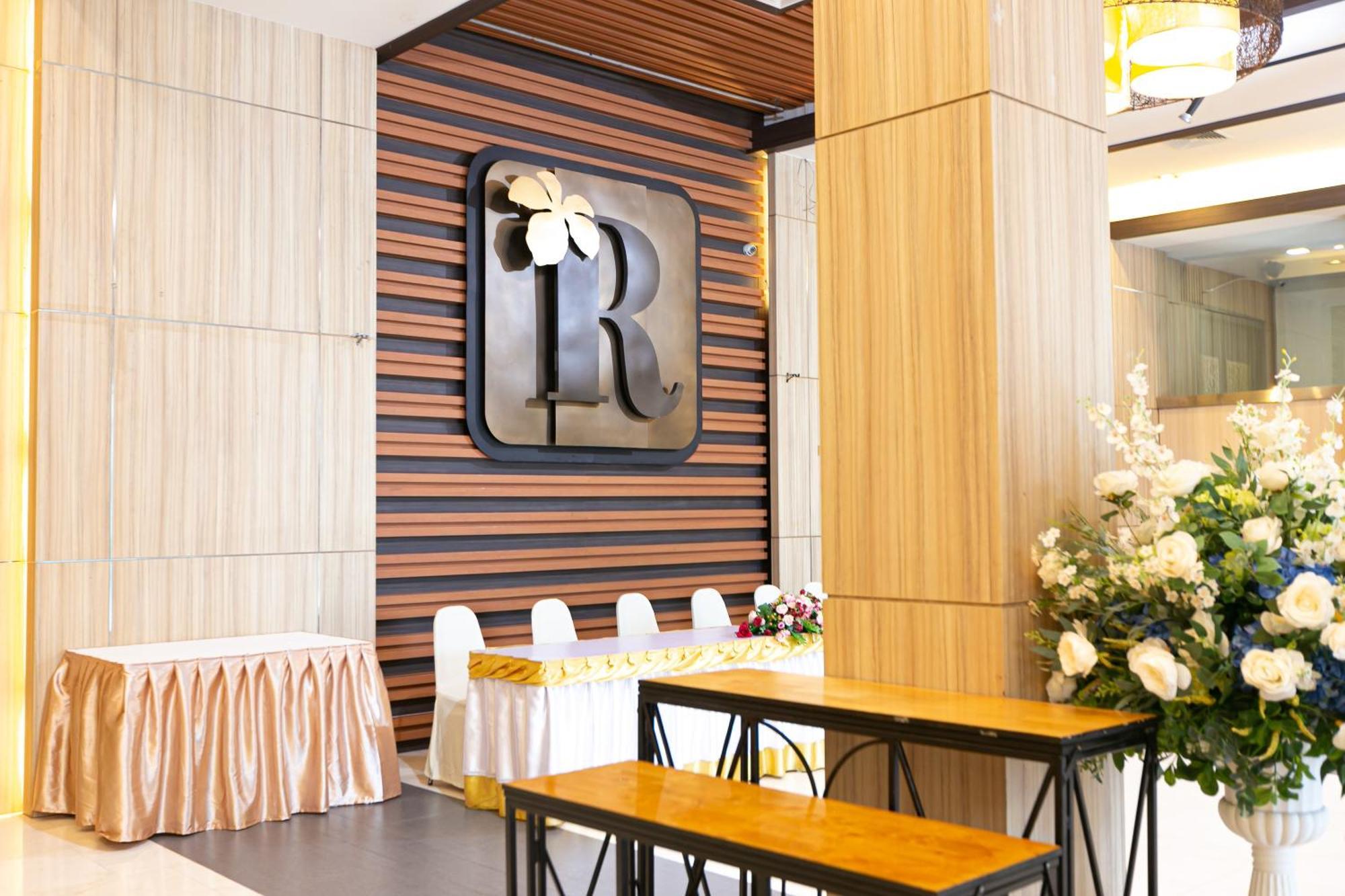 Grand Ratchapruek Hotel Пак-Крет Экстерьер фото